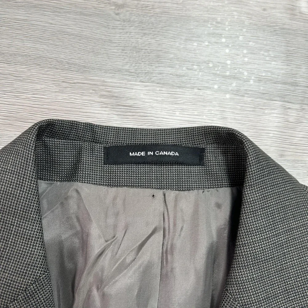 NEW Calvin Klein‎ Suit Jacket Mens 40 Short Gray Wool Check 3 Button Made Canada
